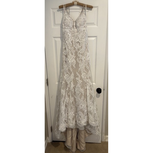 Justin Alexander 8791 Chantilly Lace Fit and Flare Wedding Dress Size 4 +  Veil - divino.acegroup.co.in
